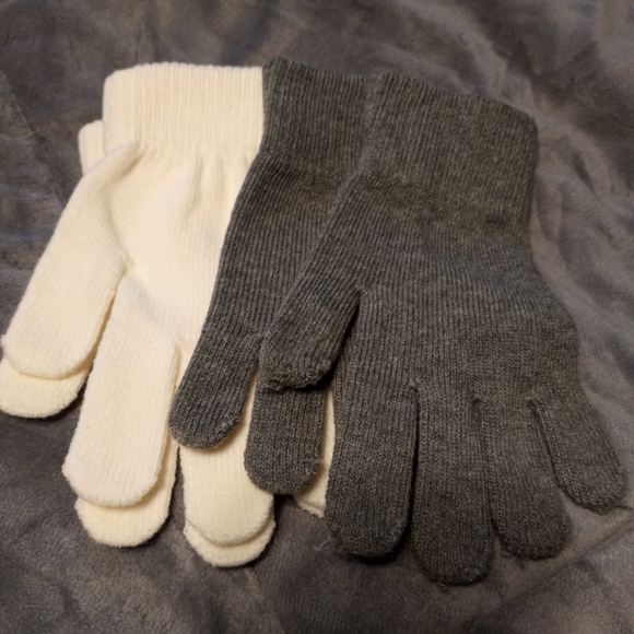 Scarf and (2) Glove Set - Picture 2 of 6